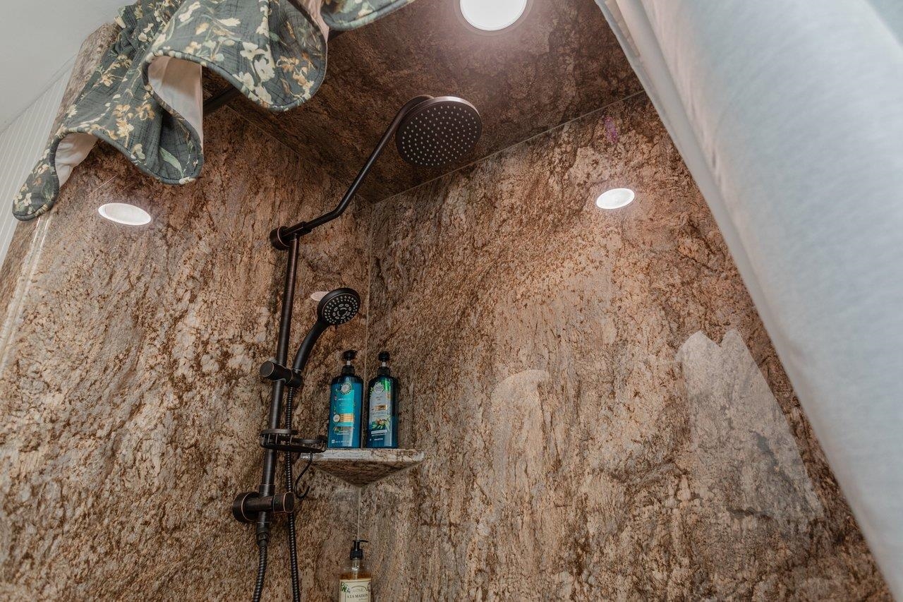 302 HONEYSUCKLE RD, ELKTON, Virginia 22827, 3 Bedrooms Bedrooms, ,2 BathroomsBathrooms,Residential,302 HONEYSUCKLE RD,672325 MLS # 672325