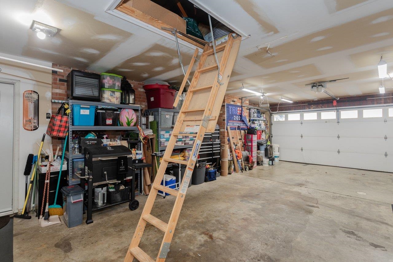 302 HONEYSUCKLE RD, ELKTON, Virginia 22827, 3 Bedrooms Bedrooms, ,2 BathroomsBathrooms,Residential,302 HONEYSUCKLE RD,672325 MLS # 672325