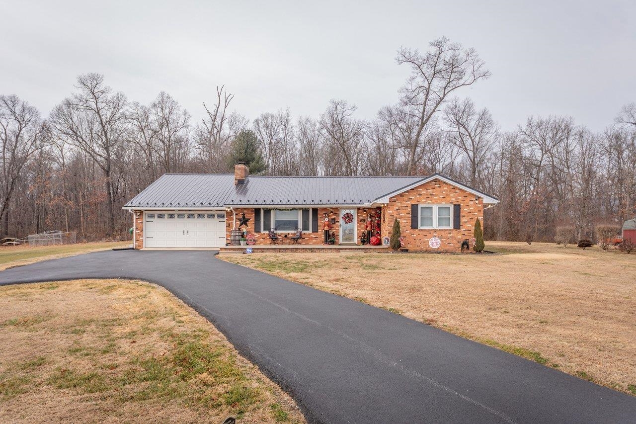 302 HONEYSUCKLE RD, ELKTON, Virginia 22827, 3 Bedrooms Bedrooms, ,2 BathroomsBathrooms,Residential,302 HONEYSUCKLE RD,672325 MLS # 672325