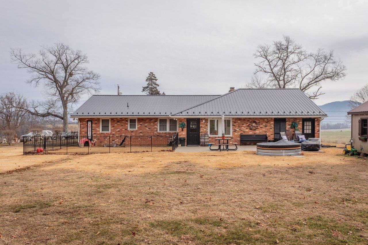 302 HONEYSUCKLE RD, ELKTON, Virginia 22827, 3 Bedrooms Bedrooms, ,2 BathroomsBathrooms,Residential,302 HONEYSUCKLE RD,672325 MLS # 672325