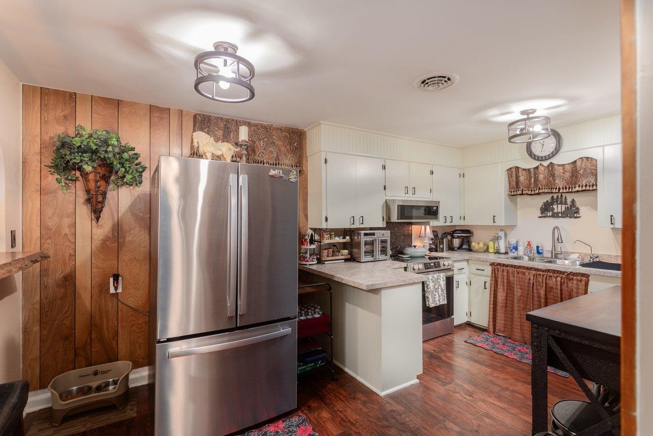 302 HONEYSUCKLE RD, ELKTON, Virginia 22827, 3 Bedrooms Bedrooms, ,2 BathroomsBathrooms,Residential,302 HONEYSUCKLE RD,672325 MLS # 672325