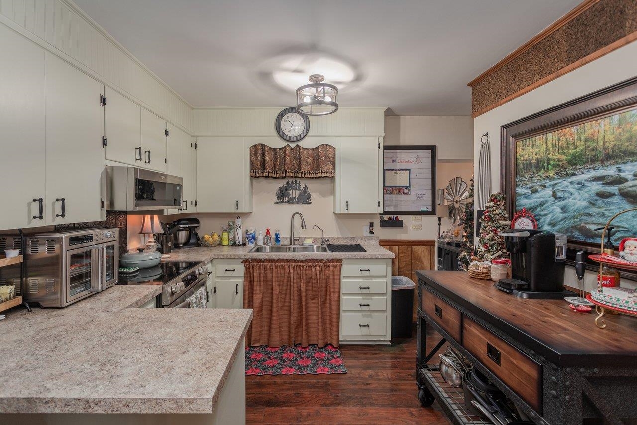 302 HONEYSUCKLE RD, ELKTON, Virginia 22827, 3 Bedrooms Bedrooms, ,2 BathroomsBathrooms,Residential,302 HONEYSUCKLE RD,672325 MLS # 672325