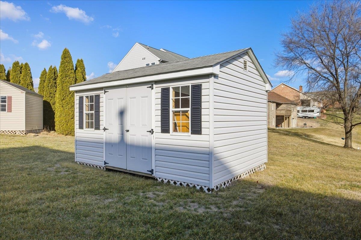 191 EISENHOWER DR, BROADWAY, Virginia 22815, 4 Bedrooms Bedrooms, ,2 BathroomsBathrooms,Residential,191 EISENHOWER DR,672329 MLS # 672329