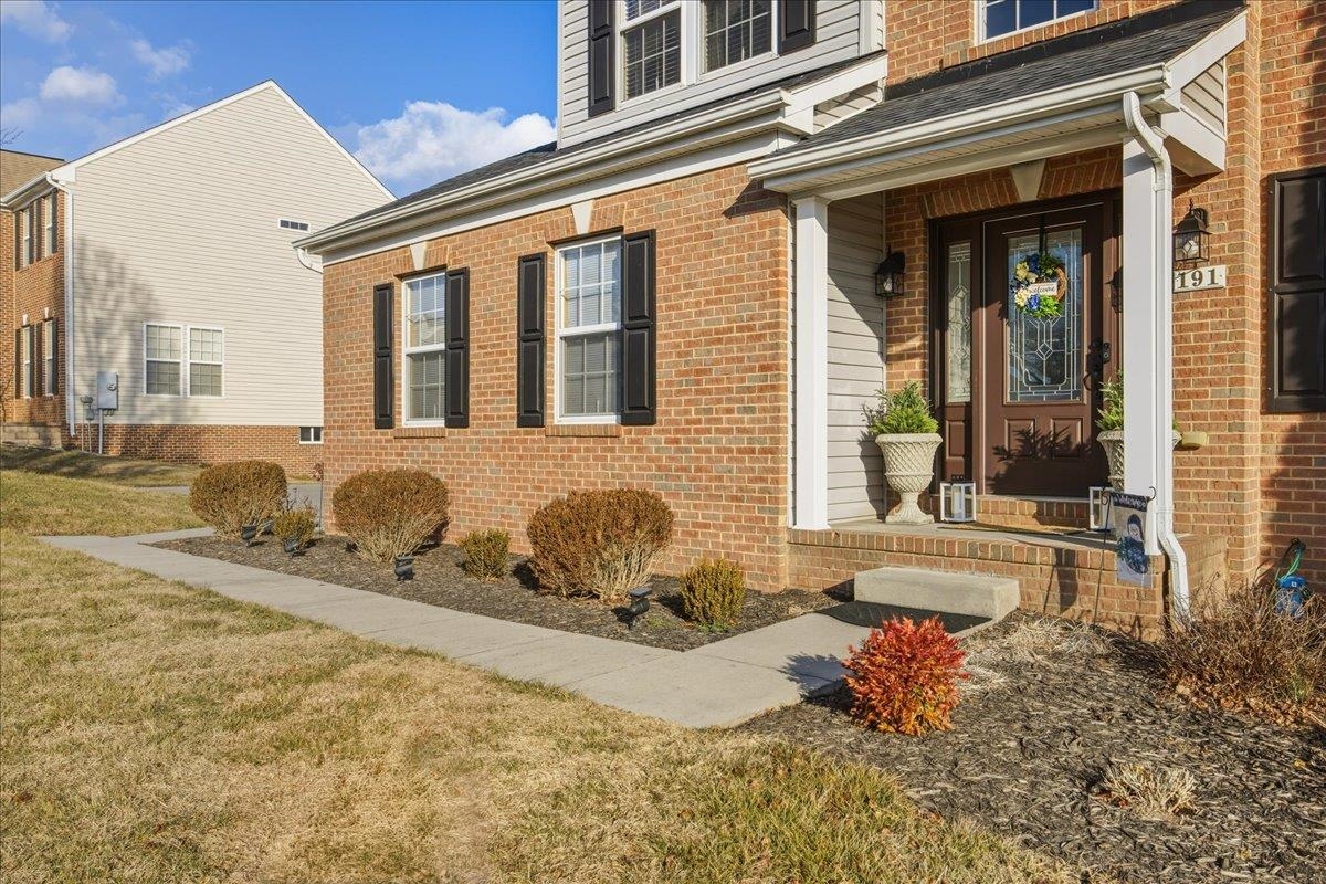 191 EISENHOWER DR, BROADWAY, Virginia 22815, 4 Bedrooms Bedrooms, ,2 BathroomsBathrooms,Residential,191 EISENHOWER DR,672329 MLS # 672329