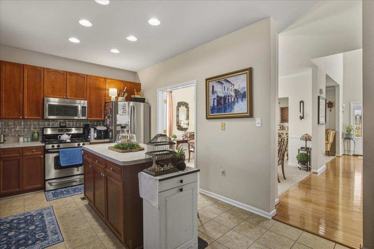 191 EISENHOWER DR, BROADWAY, Virginia 22815, 4 Bedrooms Bedrooms, ,2 BathroomsBathrooms,Residential,191 EISENHOWER DR,672329 MLS # 672329