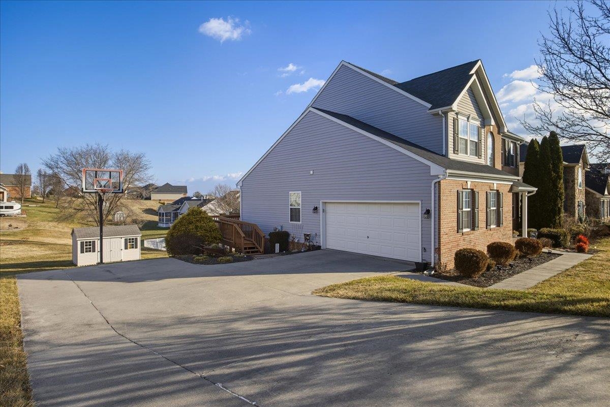 191 EISENHOWER DR, BROADWAY, Virginia 22815, 4 Bedrooms Bedrooms, ,2 BathroomsBathrooms,Residential,191 EISENHOWER DR,672329 MLS # 672329