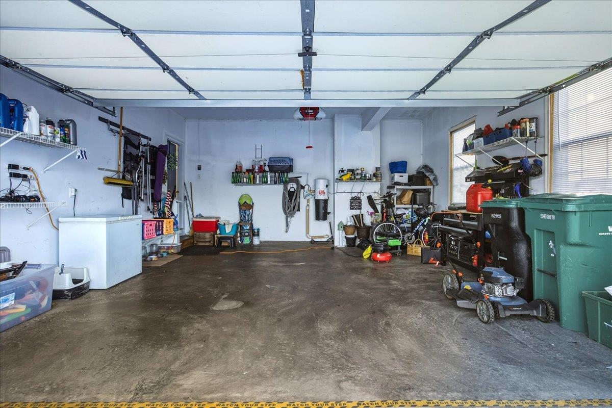 191 EISENHOWER DR, BROADWAY, Virginia 22815, 4 Bedrooms Bedrooms, ,2 BathroomsBathrooms,Residential,191 EISENHOWER DR,672329 MLS # 672329