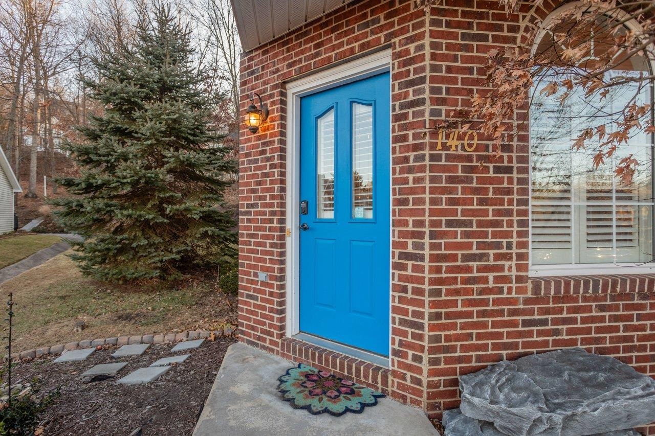 140 EMERALD DR, HARRISONBURG, Virginia 22801, 2 Bedrooms Bedrooms, ,2 BathroomsBathrooms,Residential,140 EMERALD DR,672330 MLS # 672330