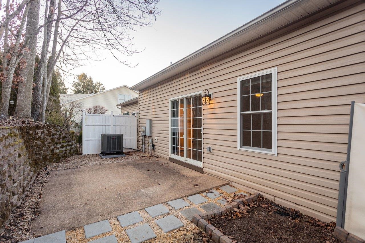 140 EMERALD DR, HARRISONBURG, Virginia 22801, 2 Bedrooms Bedrooms, ,2 BathroomsBathrooms,Residential,140 EMERALD DR,672330 MLS # 672330