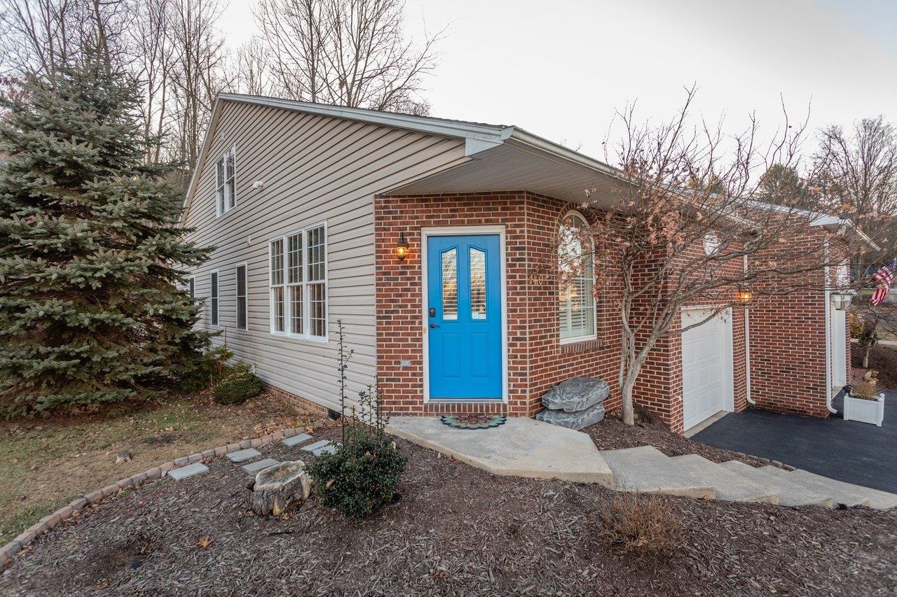 140 EMERALD DR, HARRISONBURG, Virginia 22801, 2 Bedrooms Bedrooms, ,2 BathroomsBathrooms,Residential,140 EMERALD DR,672330 MLS # 672330