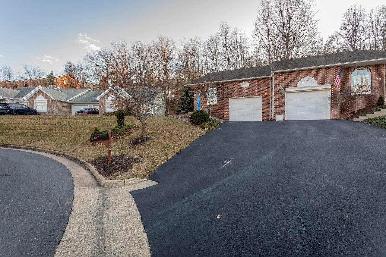 140 EMERALD DR, HARRISONBURG, Virginia 22801, 2 Bedrooms Bedrooms, ,2 BathroomsBathrooms,Residential,140 EMERALD DR,672330 MLS # 672330