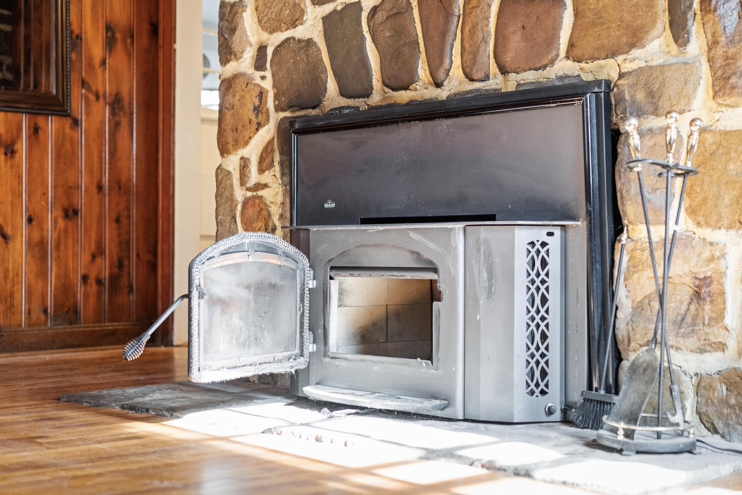 2193 HANKEY MOUNTAIN HWY, CHURCHVILLE, Virginia 24421, 3 Bedrooms Bedrooms, ,2 BathroomsBathrooms,Residential,2193 HANKEY MOUNTAIN HWY,672331 MLS # 672331