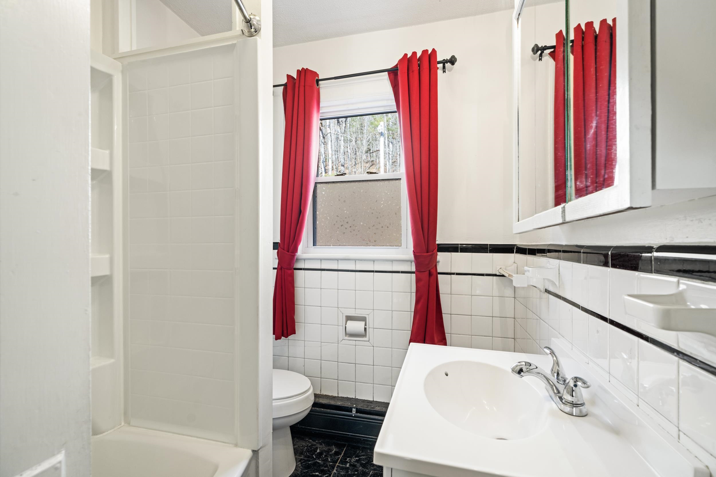 Full bath with shower/tub combo