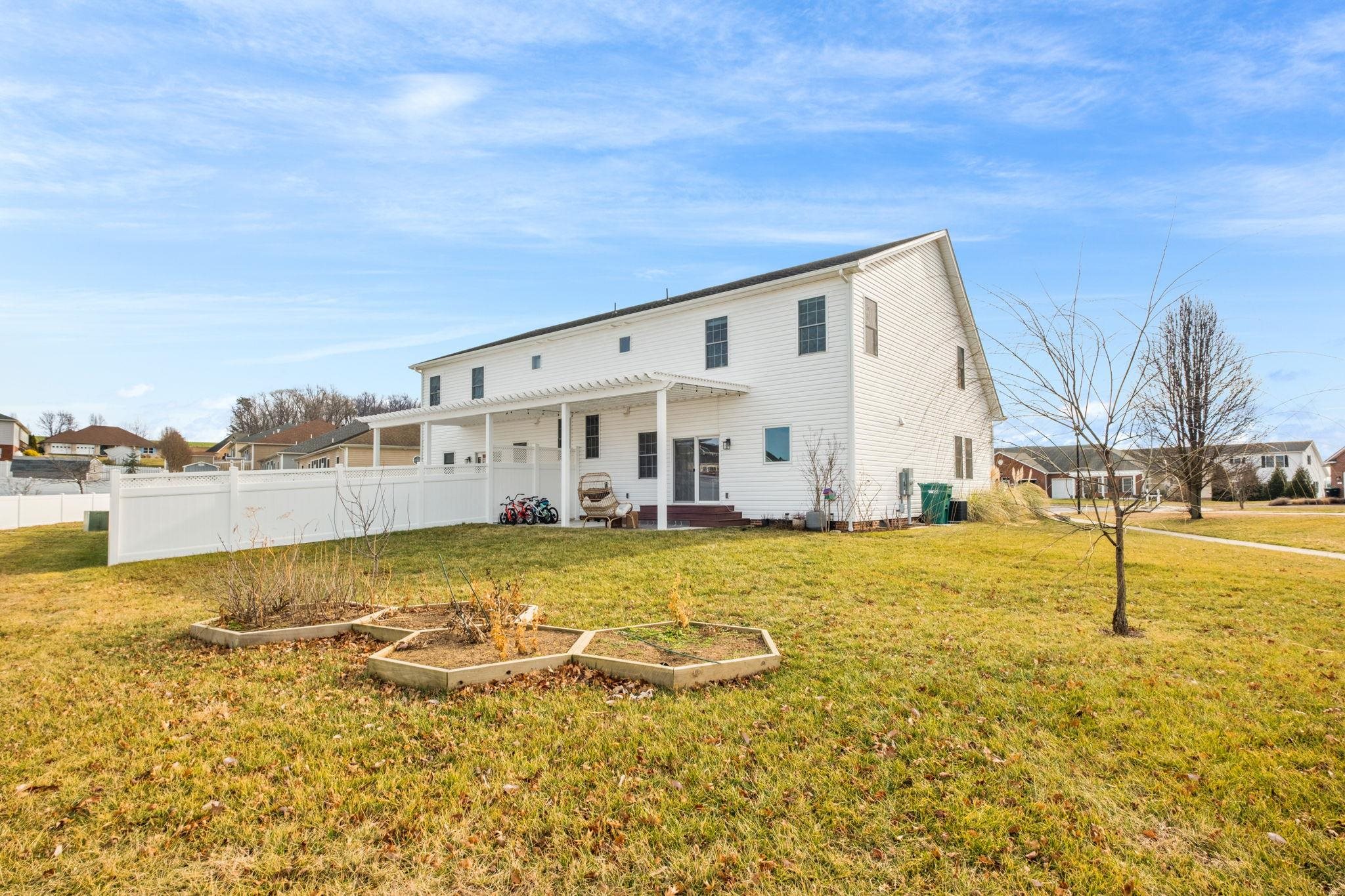 118 HOLLEN MILL CT, BRIDGEWATER, Virginia 22812, 3 Bedrooms Bedrooms, ,2 BathroomsBathrooms,Residential,118 HOLLEN MILL CT,672336 MLS # 672336