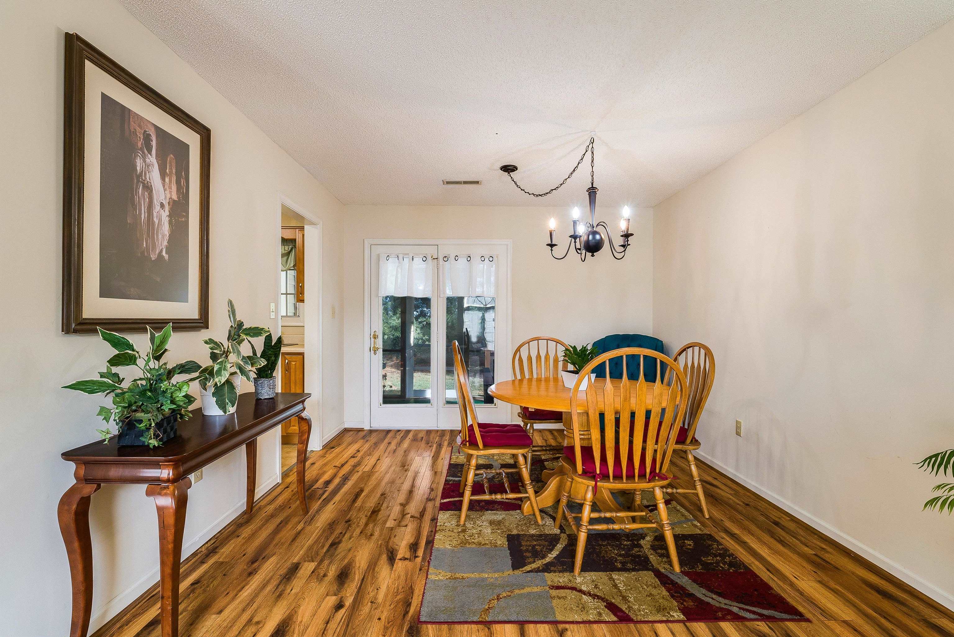 2015 HAMPTON DR, WAYNESBORO, Virginia 22980, 2 Bedrooms Bedrooms, ,2 BathroomsBathrooms,Residential,2015 HAMPTON DR,672337 MLS # 672337