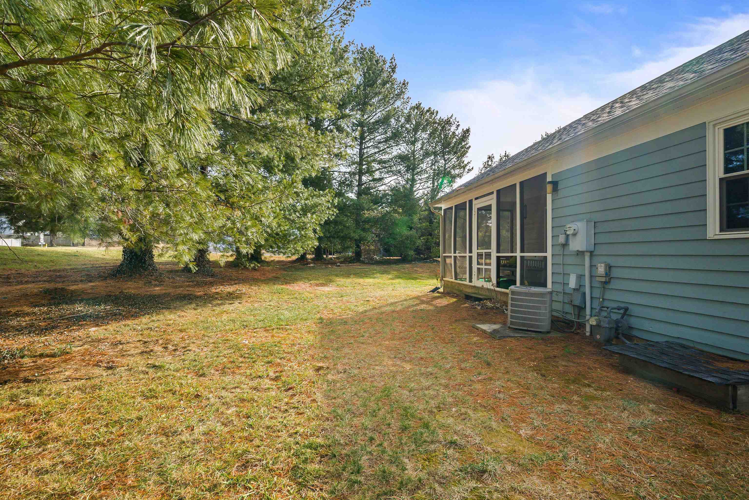 2015 HAMPTON DR, WAYNESBORO, Virginia 22980, 2 Bedrooms Bedrooms, ,2 BathroomsBathrooms,Residential,2015 HAMPTON DR,672337 MLS # 672337