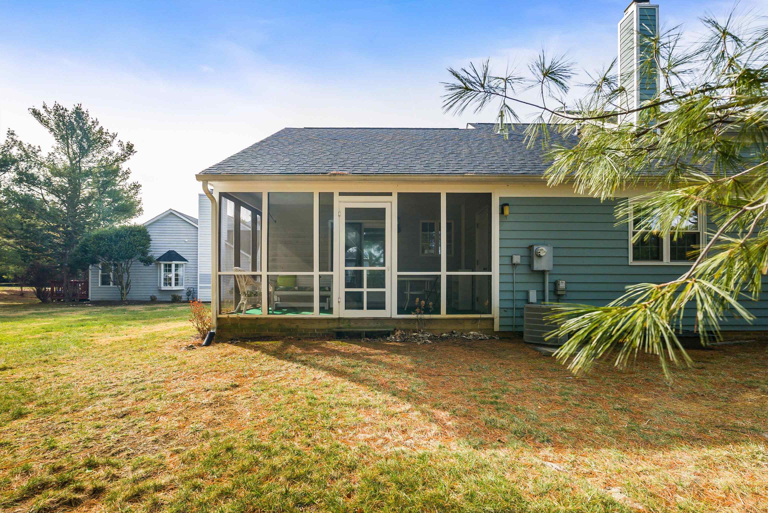 2015 HAMPTON DR, WAYNESBORO, Virginia 22980, 2 Bedrooms Bedrooms, ,2 BathroomsBathrooms,Residential,2015 HAMPTON DR,672337 MLS # 672337