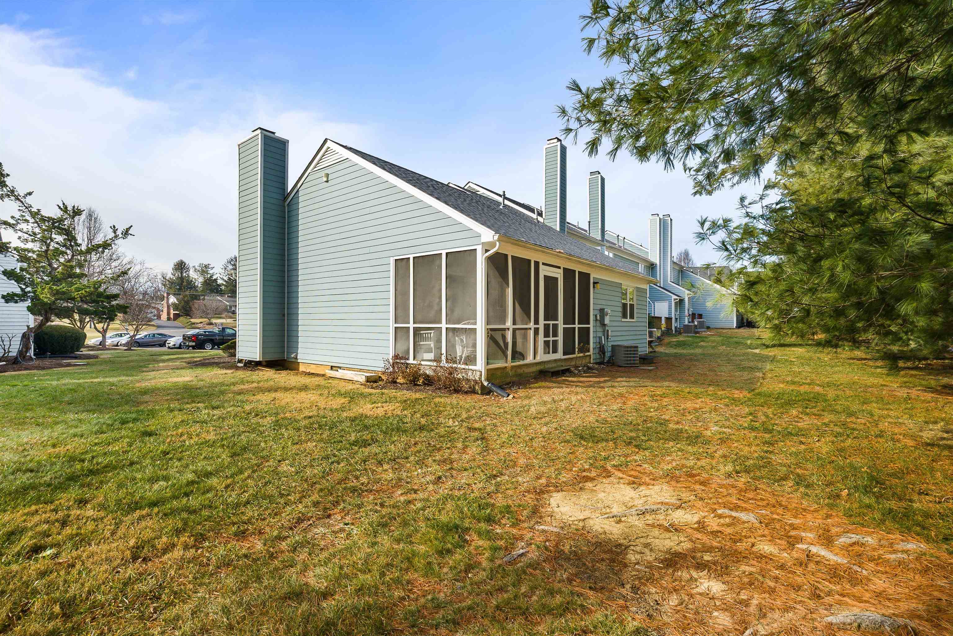 2015 HAMPTON DR, WAYNESBORO, Virginia 22980, 2 Bedrooms Bedrooms, ,2 BathroomsBathrooms,Residential,2015 HAMPTON DR,672337 MLS # 672337