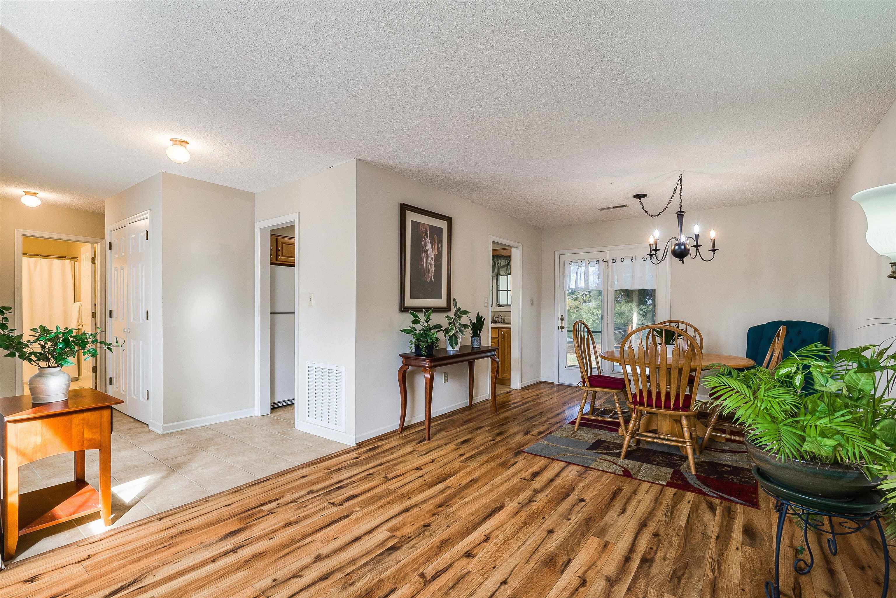 2015 HAMPTON DR, WAYNESBORO, Virginia 22980, 2 Bedrooms Bedrooms, ,2 BathroomsBathrooms,Residential,2015 HAMPTON DR,672337 MLS # 672337