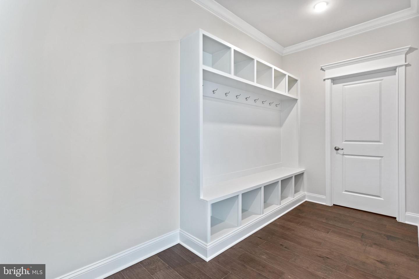 12235 MARY LN, LOVETTSVILLE, Virginia 20180, 4 Bedrooms Bedrooms, ,4 BathroomsBathrooms,Residential,For sale,12235 MARY LN,VALO2099002 MLS # VALO2099002