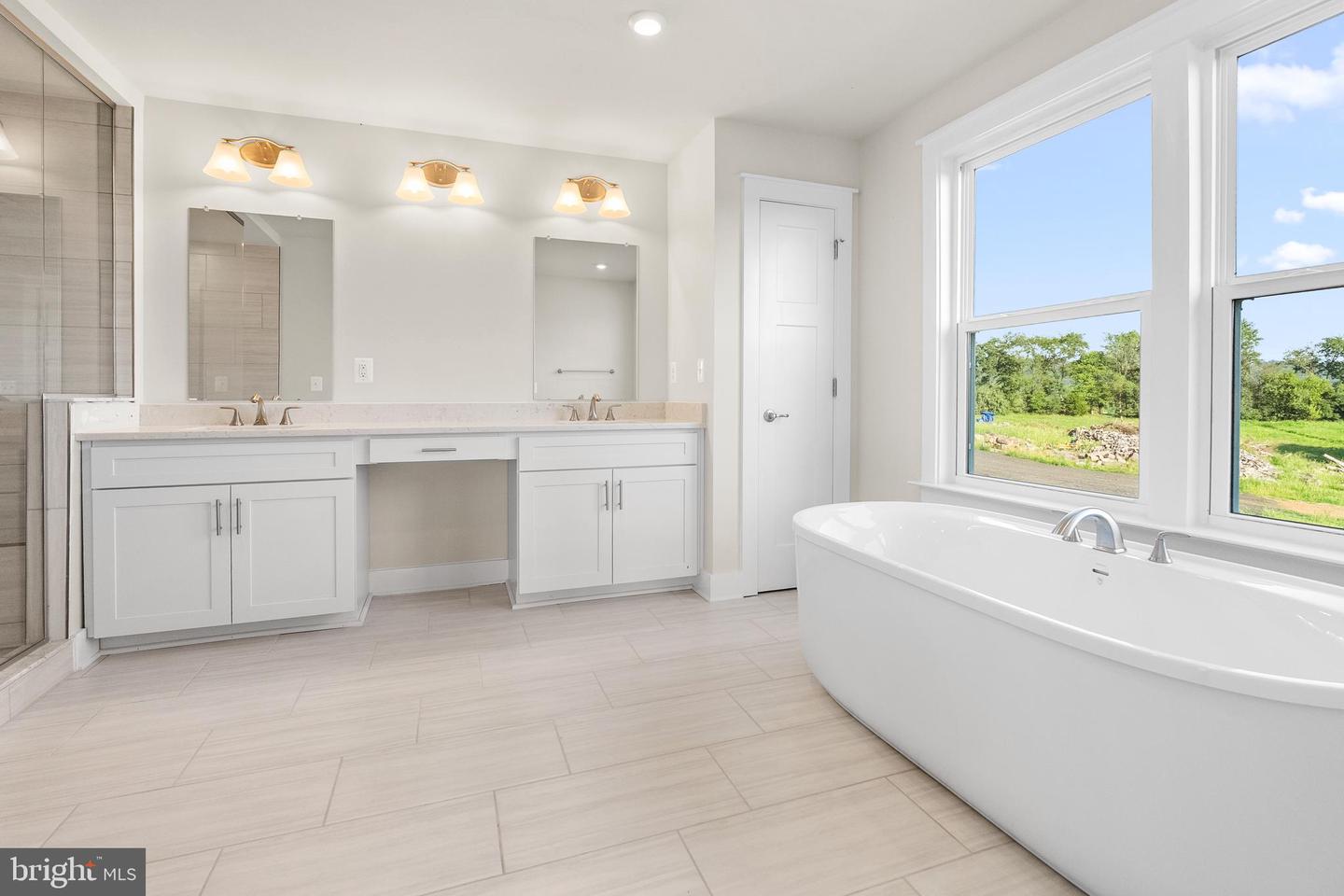 12235 MARY LN, LOVETTSVILLE, Virginia 20180, 4 Bedrooms Bedrooms, ,4 BathroomsBathrooms,Residential,For sale,12235 MARY LN,VALO2099002 MLS # VALO2099002