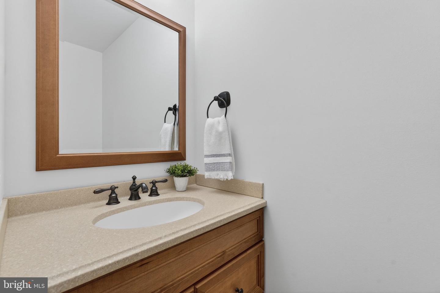 5840 RIDGECREST AVE, WARRENTON, Virginia 20187, 4 Bedrooms Bedrooms, ,3 BathroomsBathrooms,Residential,For sale,5840 RIDGECREST AVE,VAFQ2019326 MLS # VAFQ2019326