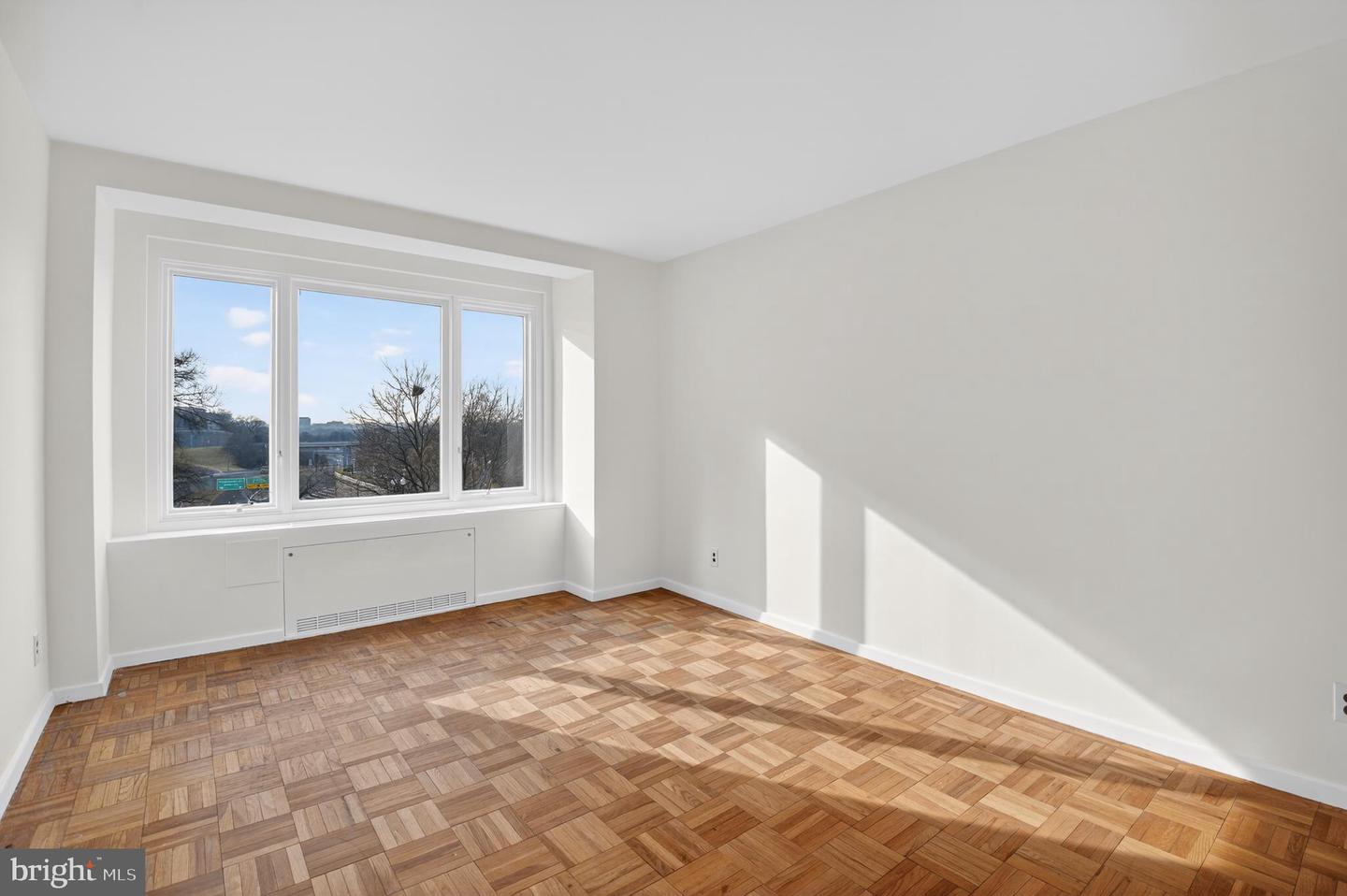 2475 VIRGINIA AVE NW #429, WASHINGTON, District Of Columbia 20037, 2 Bedrooms Bedrooms, ,2 BathroomsBathrooms,Residential,For sale,2475 VIRGINIA AVE NW #429,DCDC2230808 MLS # DCDC2230808