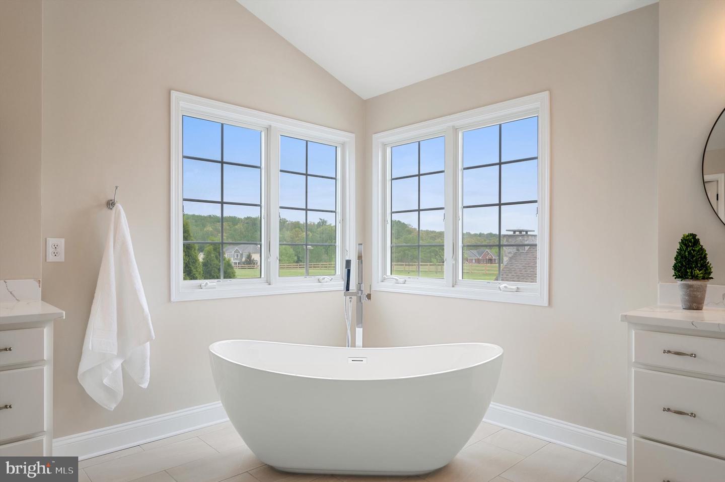 15097 BARLOW DR, WATERFORD, Virginia 20197, 5 Bedrooms Bedrooms, ,5 BathroomsBathrooms,Residential,For sale,15097 BARLOW DR,VALO2111134 MLS # VALO2111134