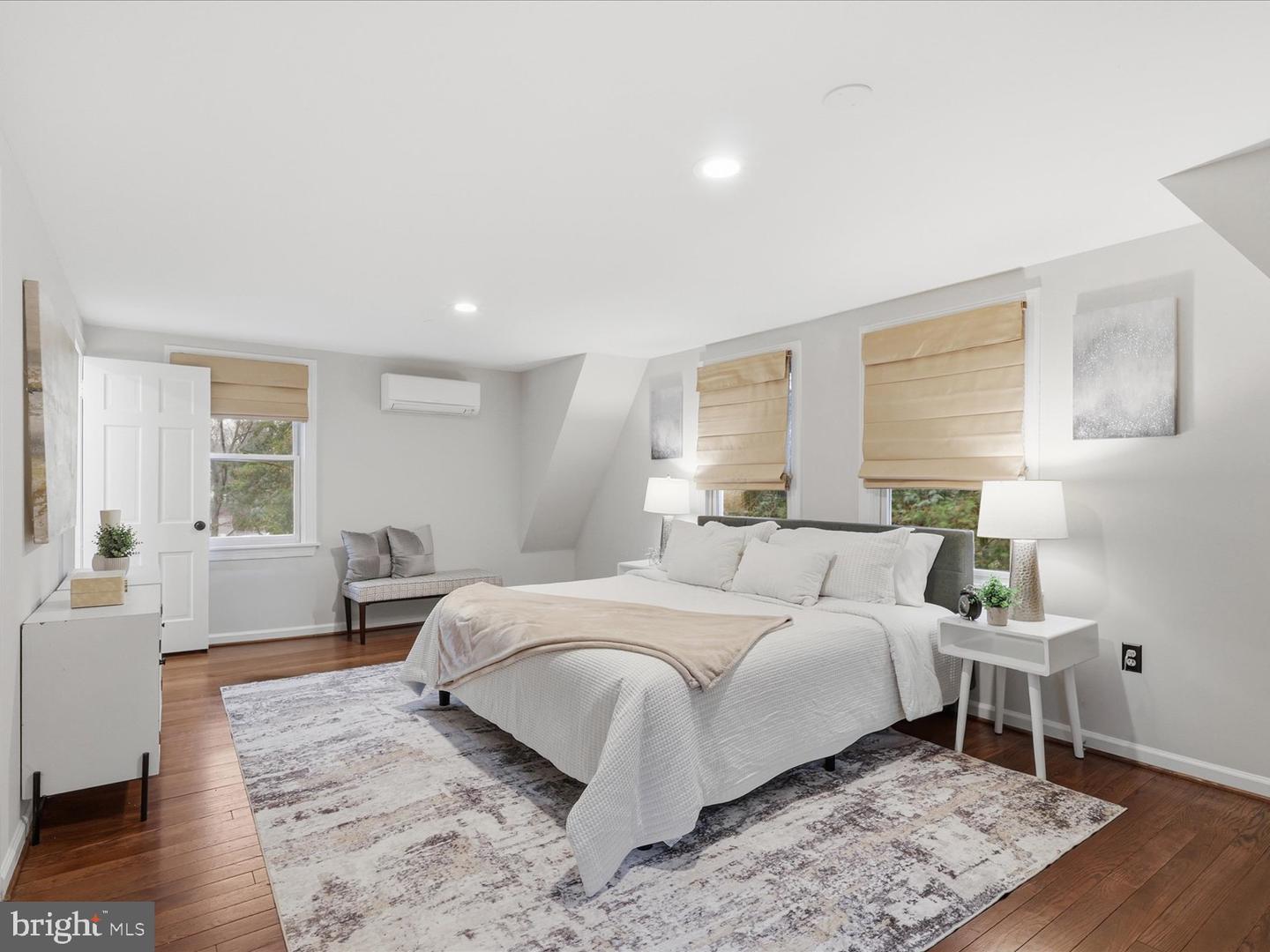 6437 SPRING TER, FALLS CHURCH, Virginia 22042, 3 Bedrooms Bedrooms, ,3 BathroomsBathrooms,Residential,For sale,6437 SPRING TER,VAFX2281004 MLS # VAFX2281004