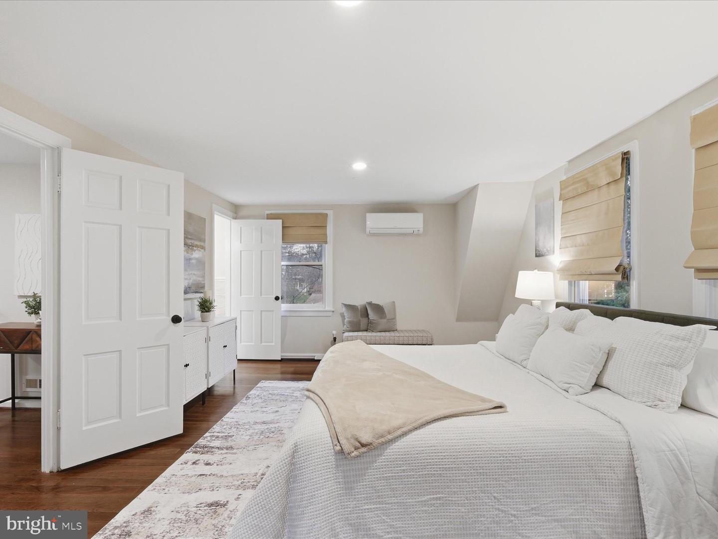 6437 SPRING TER, FALLS CHURCH, Virginia 22042, 3 Bedrooms Bedrooms, ,3 BathroomsBathrooms,Residential,For sale,6437 SPRING TER,VAFX2281004 MLS # VAFX2281004