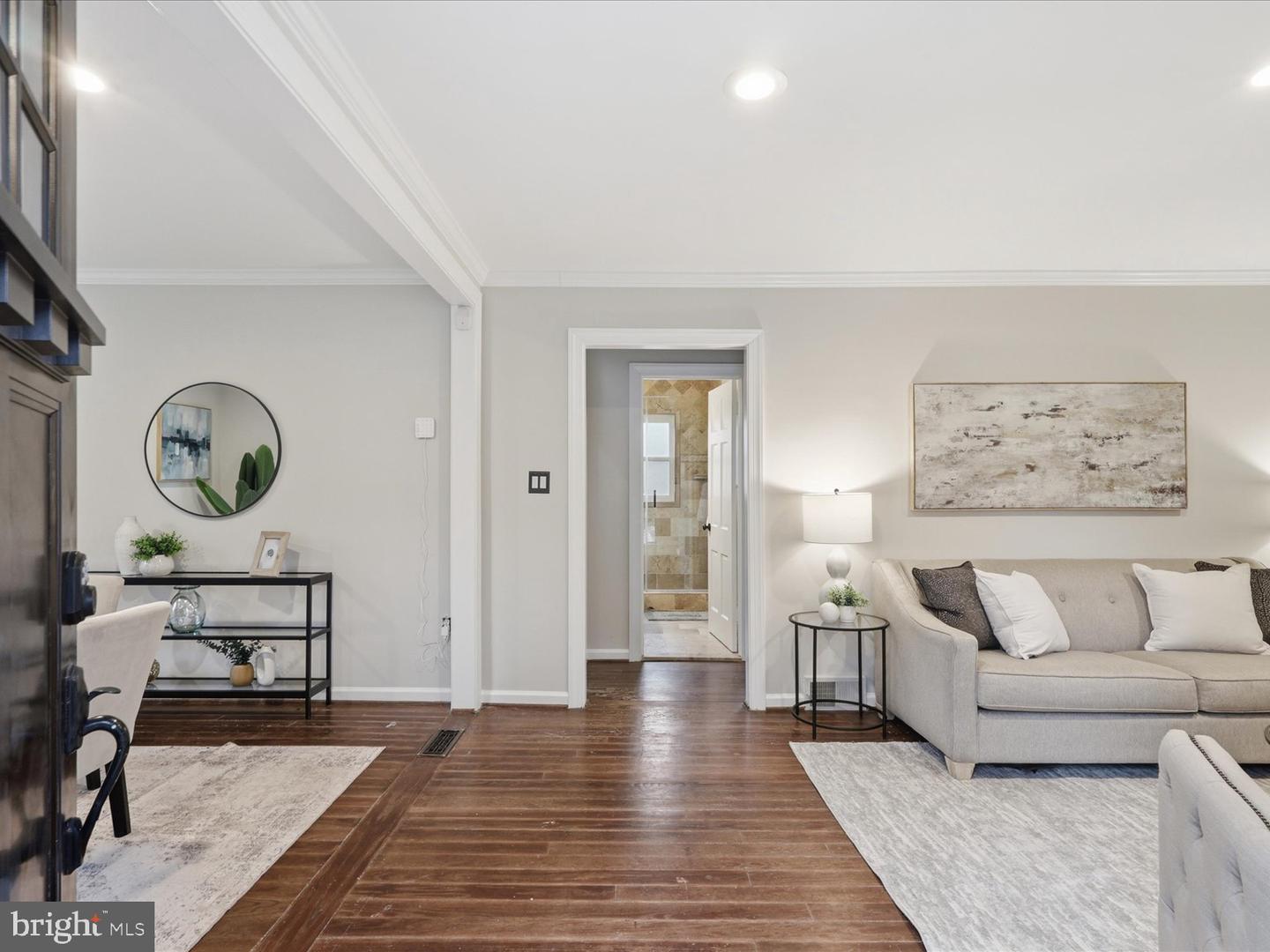 6437 SPRING TER, FALLS CHURCH, Virginia 22042, 3 Bedrooms Bedrooms, ,3 BathroomsBathrooms,Residential,For sale,6437 SPRING TER,VAFX2281004 MLS # VAFX2281004