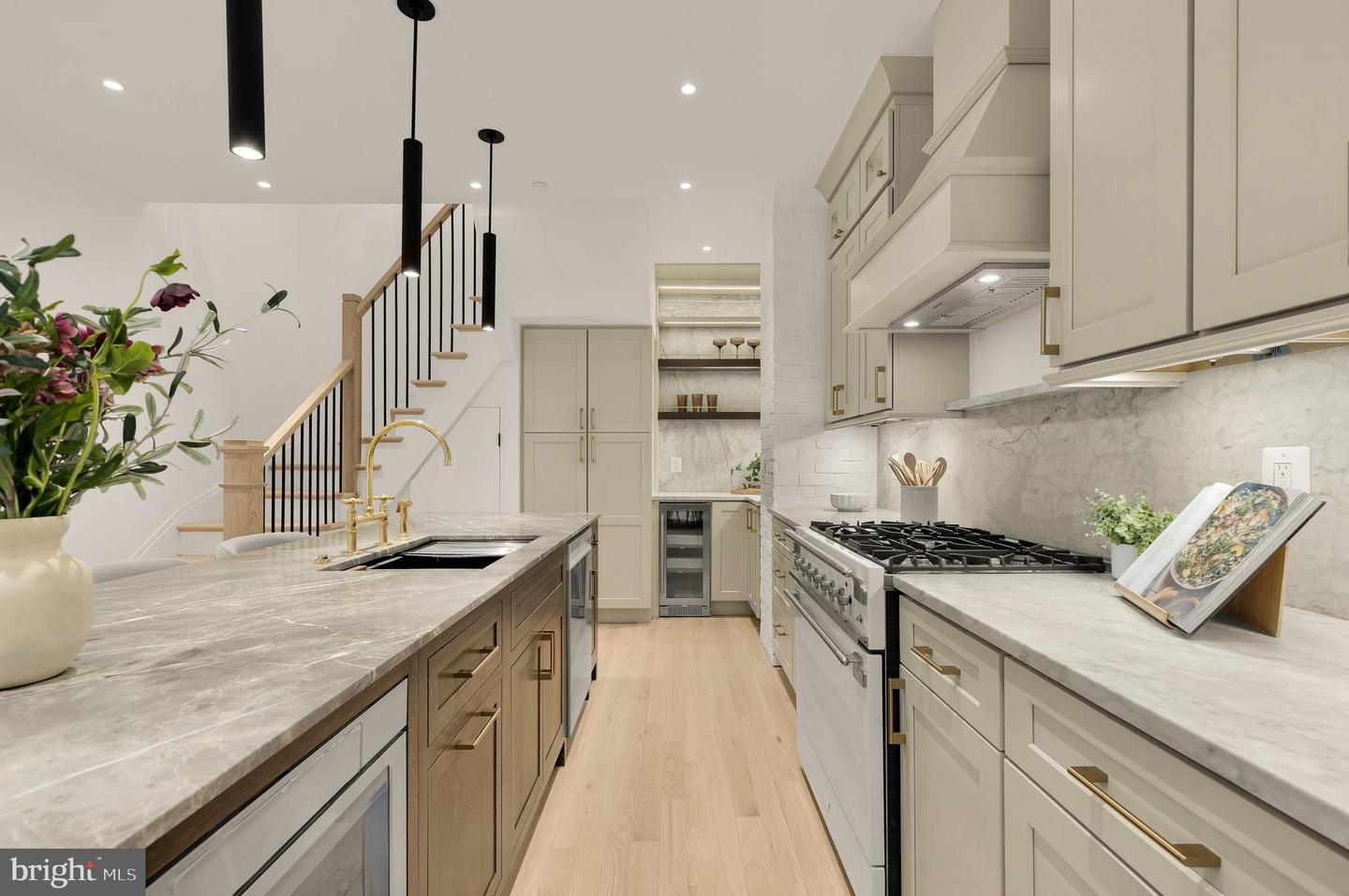 1249 4TH ST NW, WASHINGTON, District Of Columbia 20001, 3 Bedrooms Bedrooms, 9 Rooms Rooms,3 BathroomsBathrooms,Residential,For sale,1249 4TH ST NW,DCDC2239262 MLS # DCDC2239262