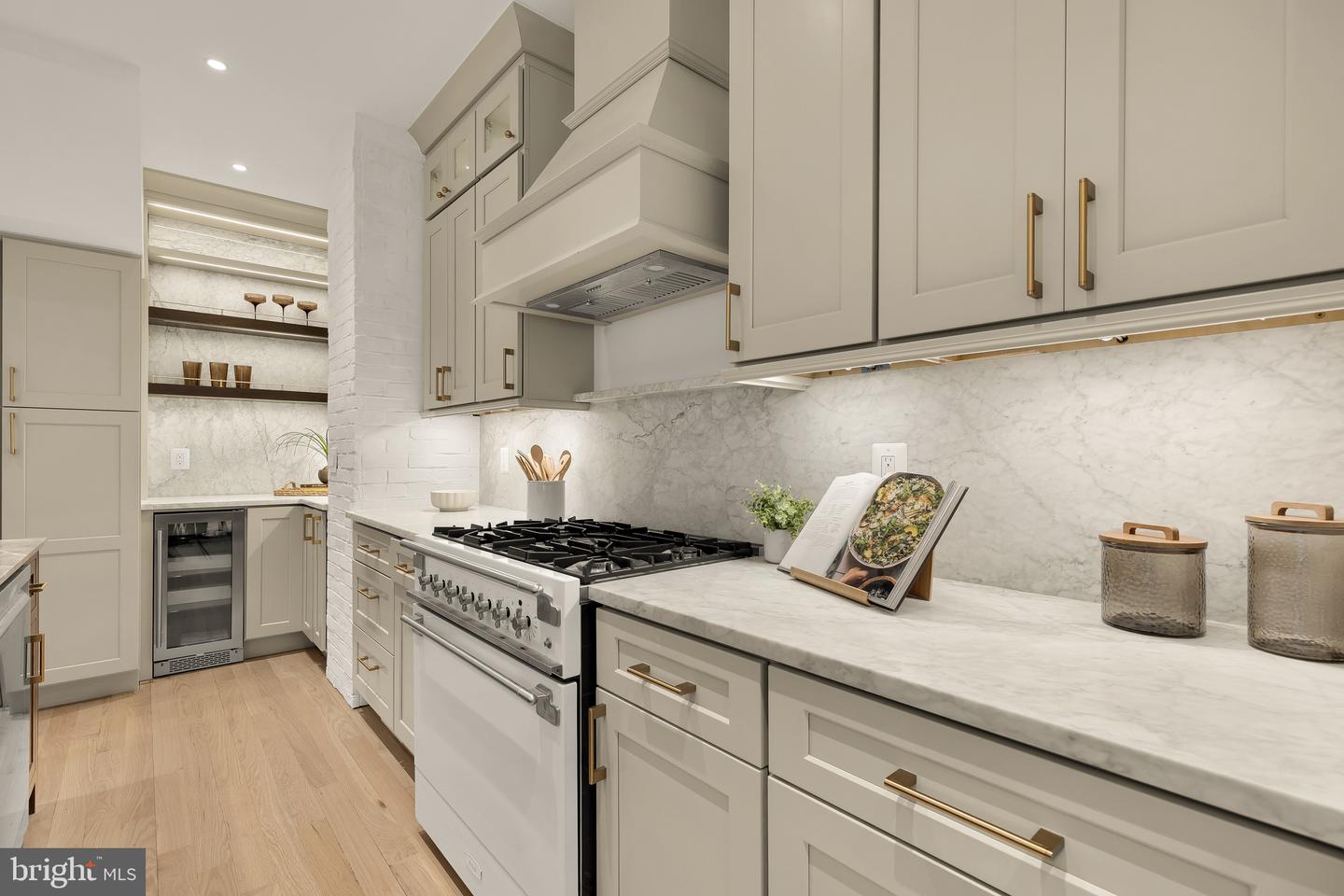 1249 4TH ST NW, WASHINGTON, District Of Columbia 20001, 3 Bedrooms Bedrooms, 9 Rooms Rooms,3 BathroomsBathrooms,Residential,For sale,1249 4TH ST NW,DCDC2239262 MLS # DCDC2239262