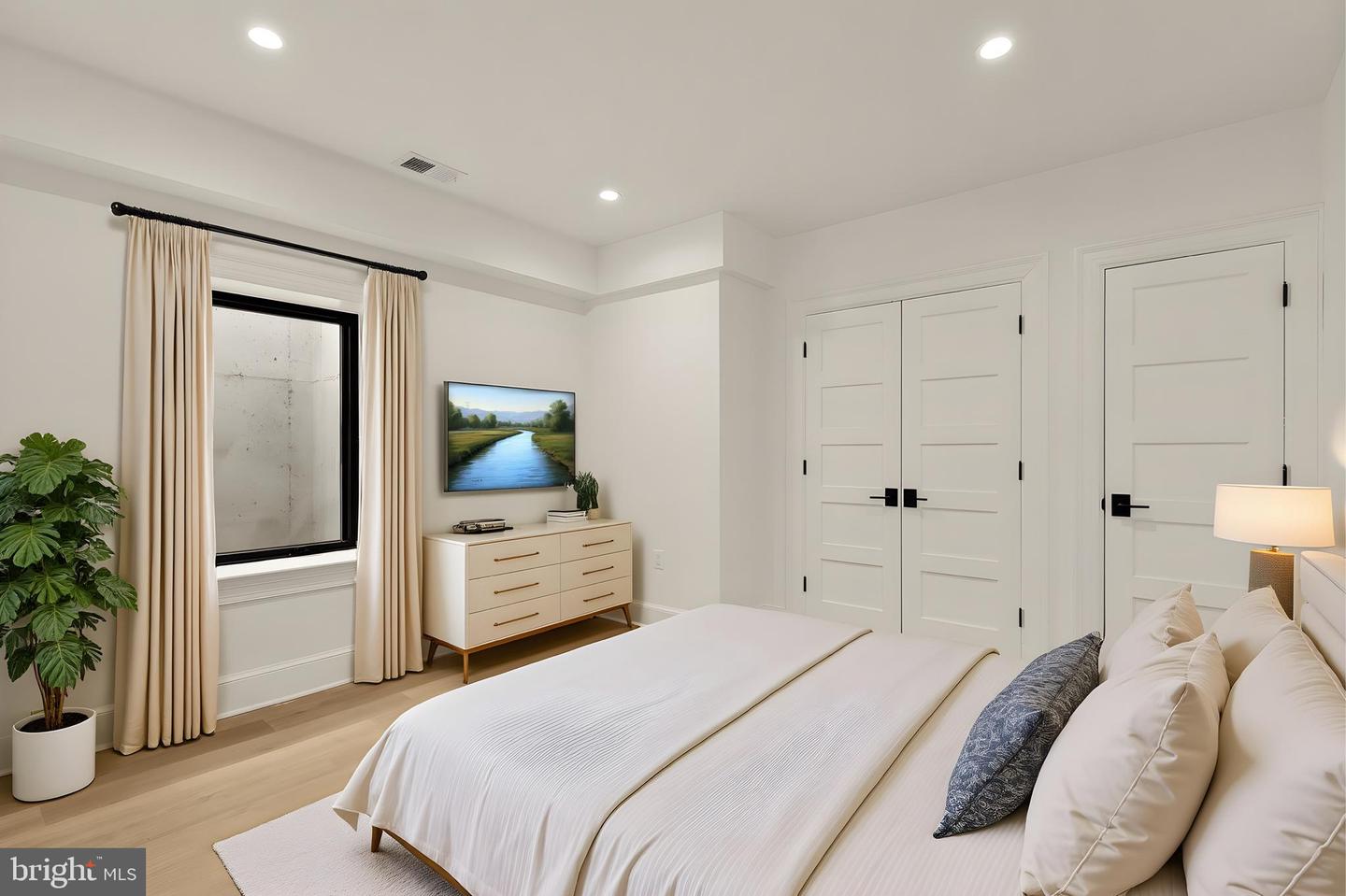 1249 4TH ST NW, WASHINGTON, District Of Columbia 20001, 3 Bedrooms Bedrooms, 9 Rooms Rooms,3 BathroomsBathrooms,Residential,For sale,1249 4TH ST NW,DCDC2239262 MLS # DCDC2239262