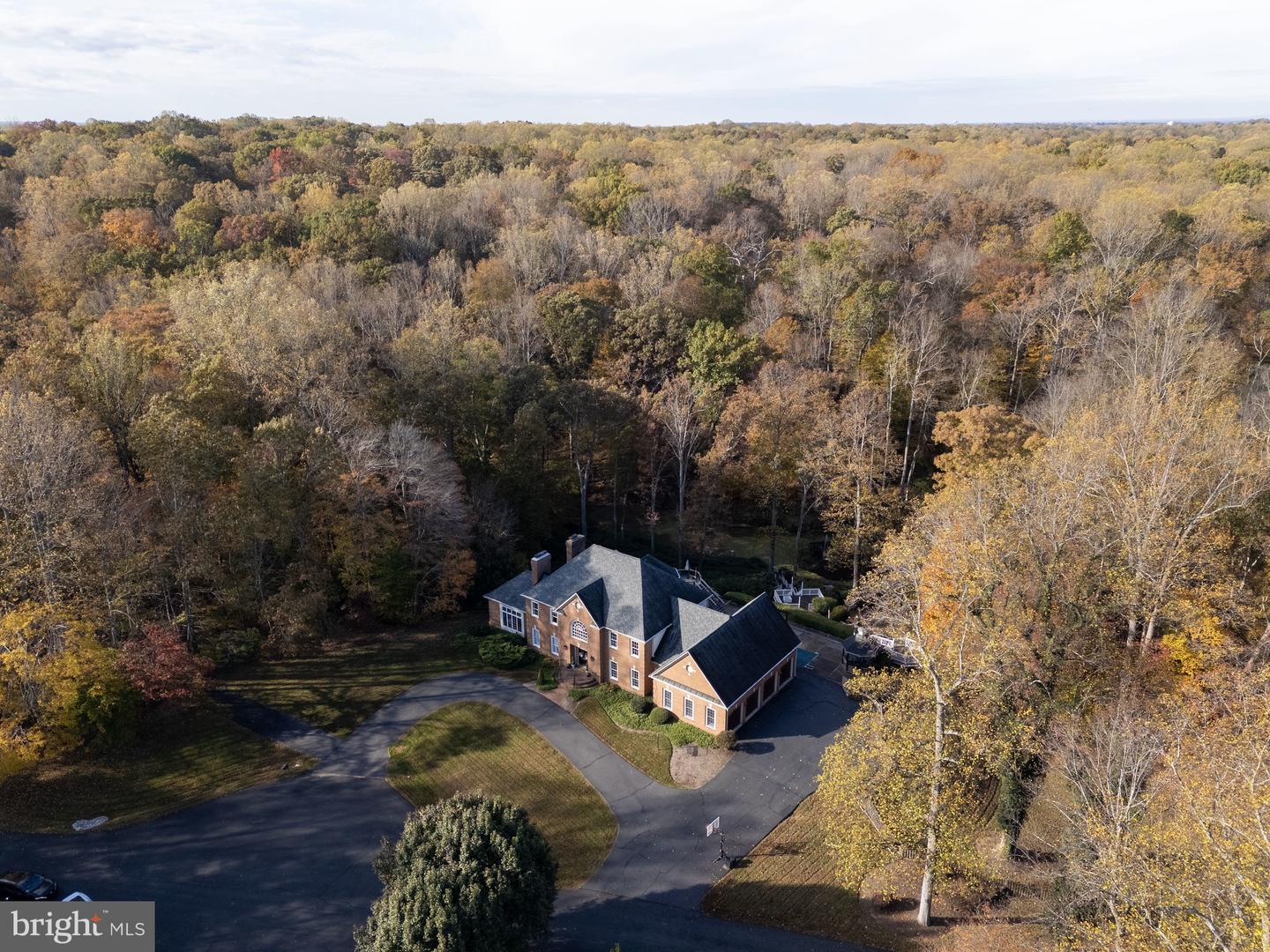 7480 DUNQUIN CT, CLIFTON, Virginia 20124, 4 Bedrooms Bedrooms, 21 Rooms Rooms,4 BathroomsBathrooms,Residential,For sale,7480 DUNQUIN CT,VAFX2283784 MLS # VAFX2283784