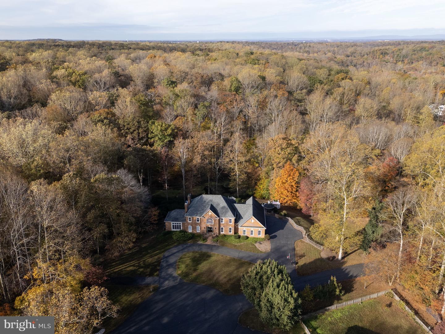 7480 DUNQUIN CT, CLIFTON, Virginia 20124, 4 Bedrooms Bedrooms, 21 Rooms Rooms,4 BathroomsBathrooms,Residential,For sale,7480 DUNQUIN CT,VAFX2283784 MLS # VAFX2283784