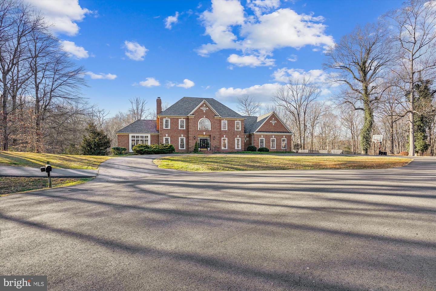 7480 DUNQUIN CT, CLIFTON, Virginia 20124, 4 Bedrooms Bedrooms, 21 Rooms Rooms,4 BathroomsBathrooms,Residential,For sale,7480 DUNQUIN CT,VAFX2283784 MLS # VAFX2283784