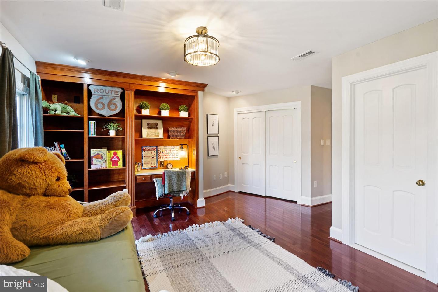 7480 DUNQUIN CT, CLIFTON, Virginia 20124, 4 Bedrooms Bedrooms, 21 Rooms Rooms,4 BathroomsBathrooms,Residential,For sale,7480 DUNQUIN CT,VAFX2283784 MLS # VAFX2283784