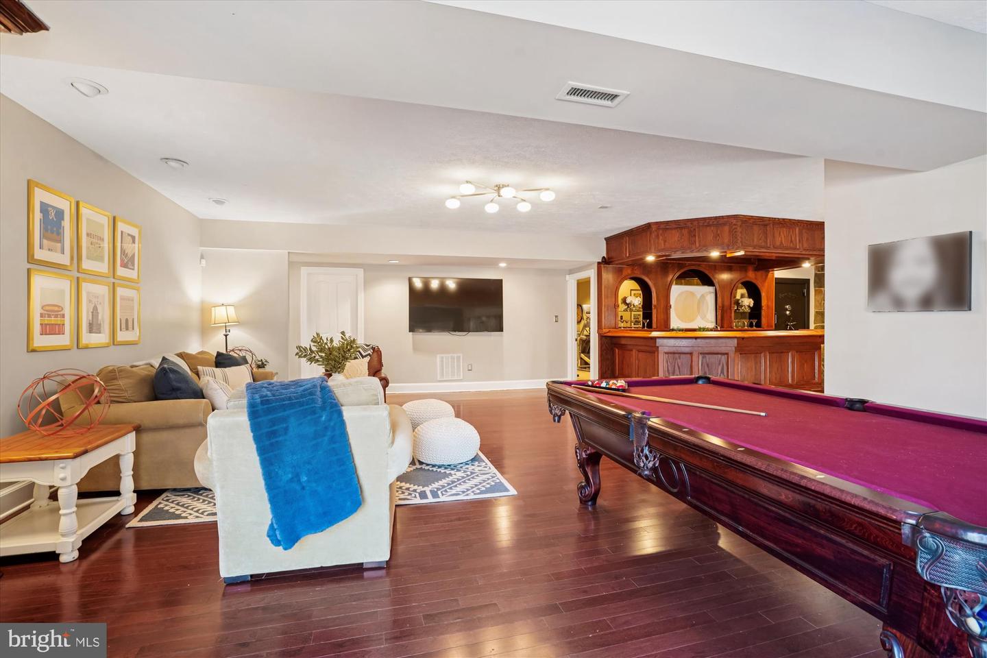 7480 DUNQUIN CT, CLIFTON, Virginia 20124, 4 Bedrooms Bedrooms, 21 Rooms Rooms,4 BathroomsBathrooms,Residential,For sale,7480 DUNQUIN CT,VAFX2283784 MLS # VAFX2283784