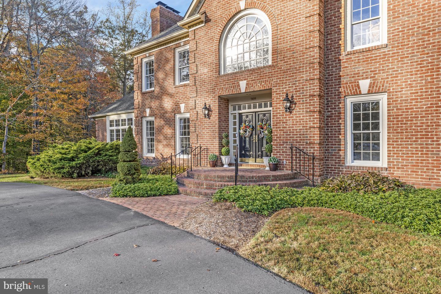 7480 DUNQUIN CT, CLIFTON, Virginia 20124, 4 Bedrooms Bedrooms, 21 Rooms Rooms,4 BathroomsBathrooms,Residential,For sale,7480 DUNQUIN CT,VAFX2283784 MLS # VAFX2283784