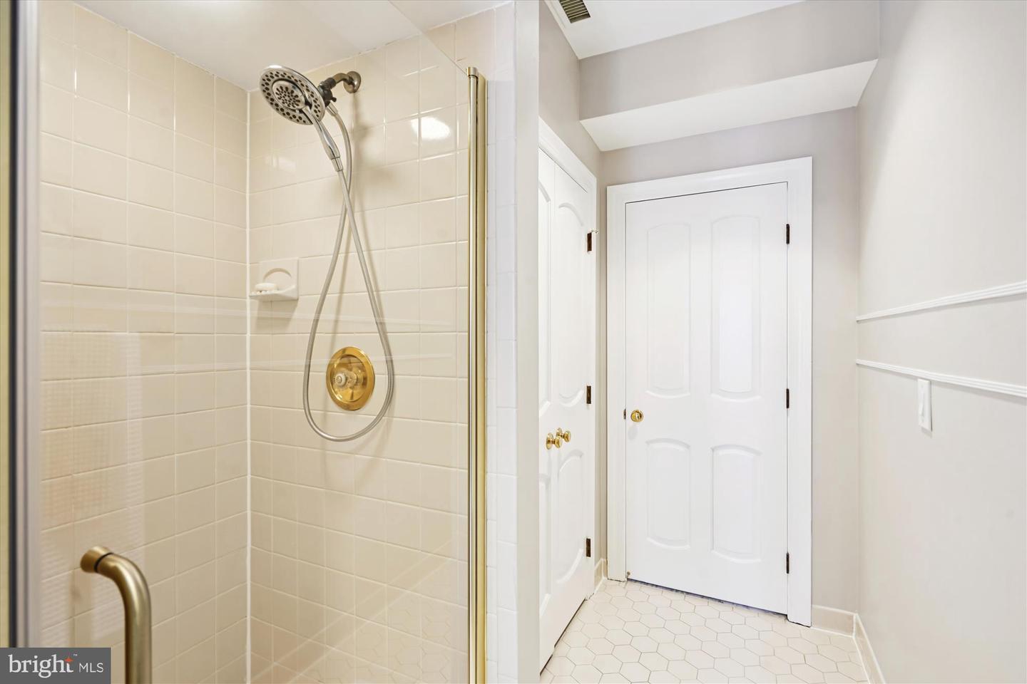 7480 DUNQUIN CT, CLIFTON, Virginia 20124, 4 Bedrooms Bedrooms, 21 Rooms Rooms,4 BathroomsBathrooms,Residential,For sale,7480 DUNQUIN CT,VAFX2283784 MLS # VAFX2283784