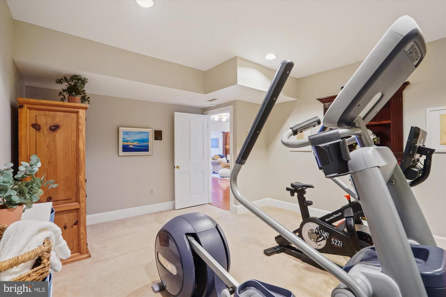 7480 DUNQUIN CT, CLIFTON, Virginia 20124, 4 Bedrooms Bedrooms, 21 Rooms Rooms,4 BathroomsBathrooms,Residential,For sale,7480 DUNQUIN CT,VAFX2283784 MLS # VAFX2283784