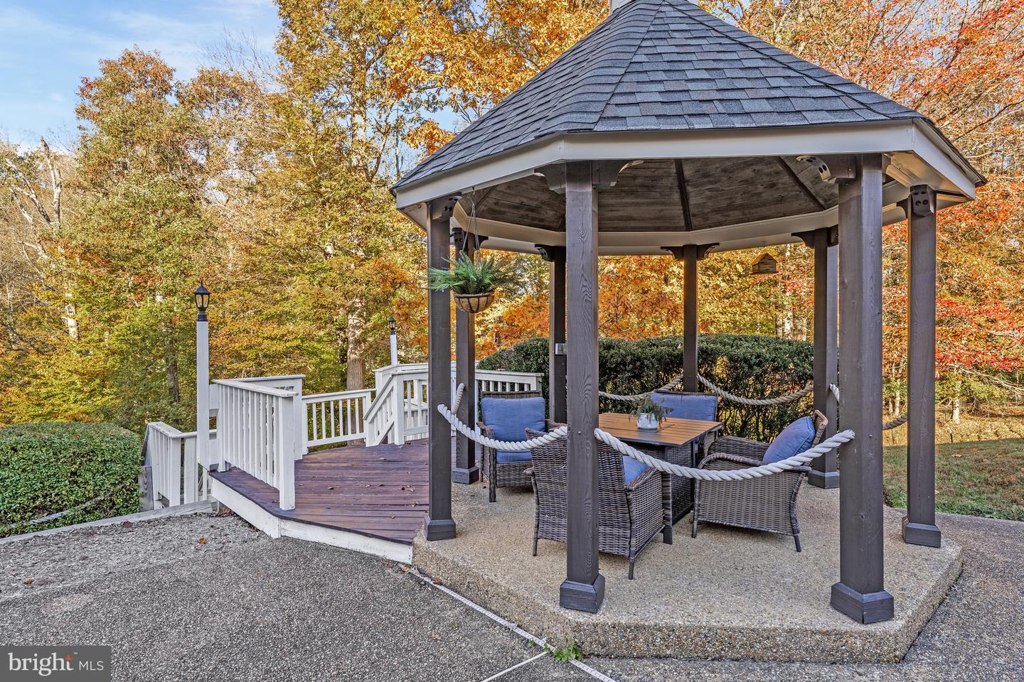 7480 DUNQUIN CT, CLIFTON, Virginia 20124, 4 Bedrooms Bedrooms, 21 Rooms Rooms,4 BathroomsBathrooms,Residential,For sale,7480 DUNQUIN CT,VAFX2283784 MLS # VAFX2283784