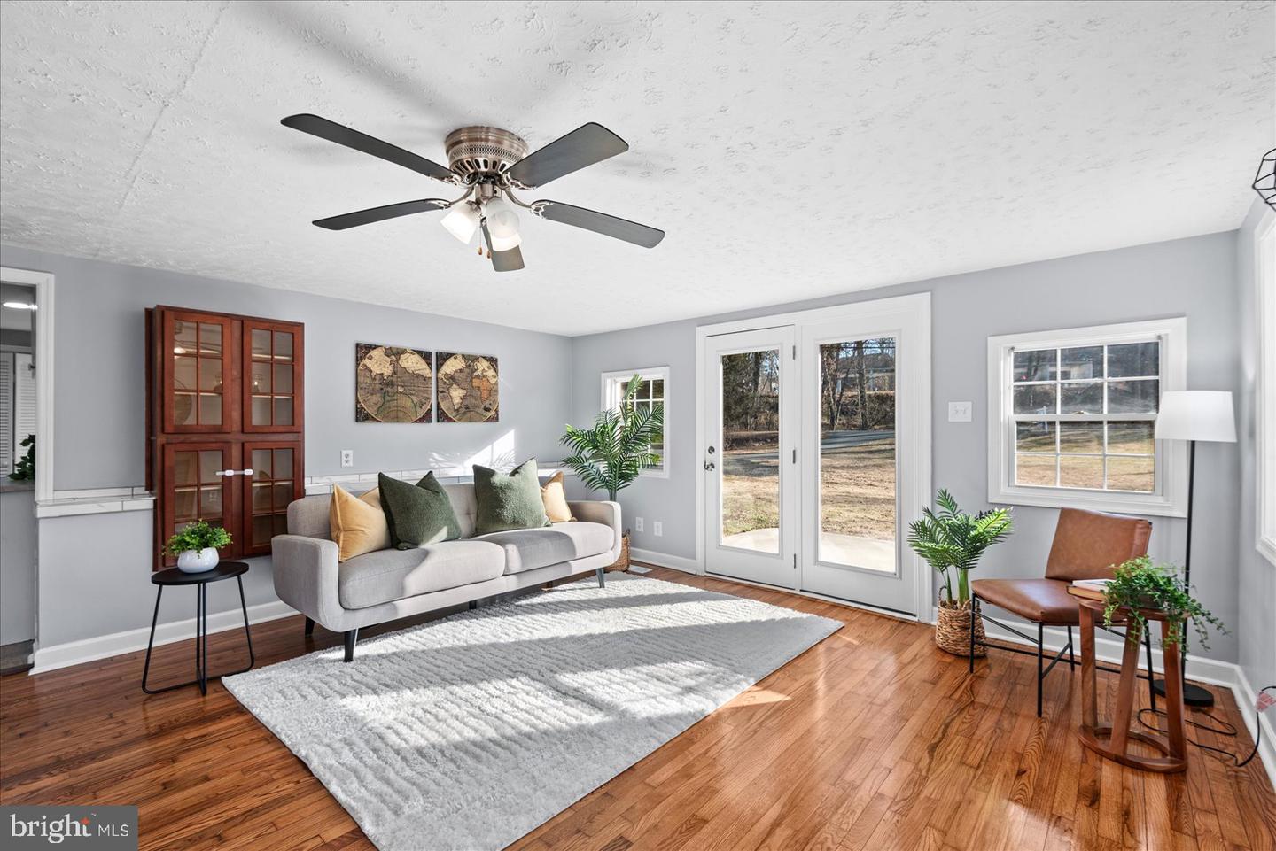 27 TRUSLOW RD, FREDERICKSBURG, Virginia 22405, 3 Bedrooms Bedrooms, 8 Rooms Rooms,1 BathroomBathrooms,Residential,For sale,27 TRUSLOW RD,VAST2044954 MLS # VAST2044954