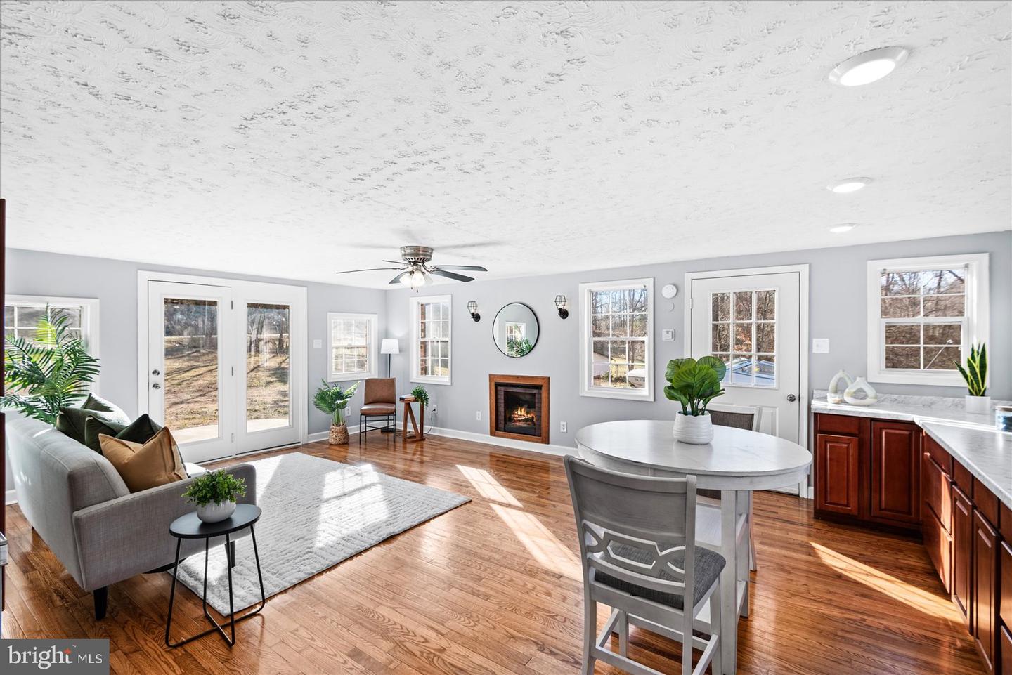 27 TRUSLOW RD, FREDERICKSBURG, Virginia 22405, 3 Bedrooms Bedrooms, 8 Rooms Rooms,1 BathroomBathrooms,Residential,For sale,27 TRUSLOW RD,VAST2044954 MLS # VAST2044954