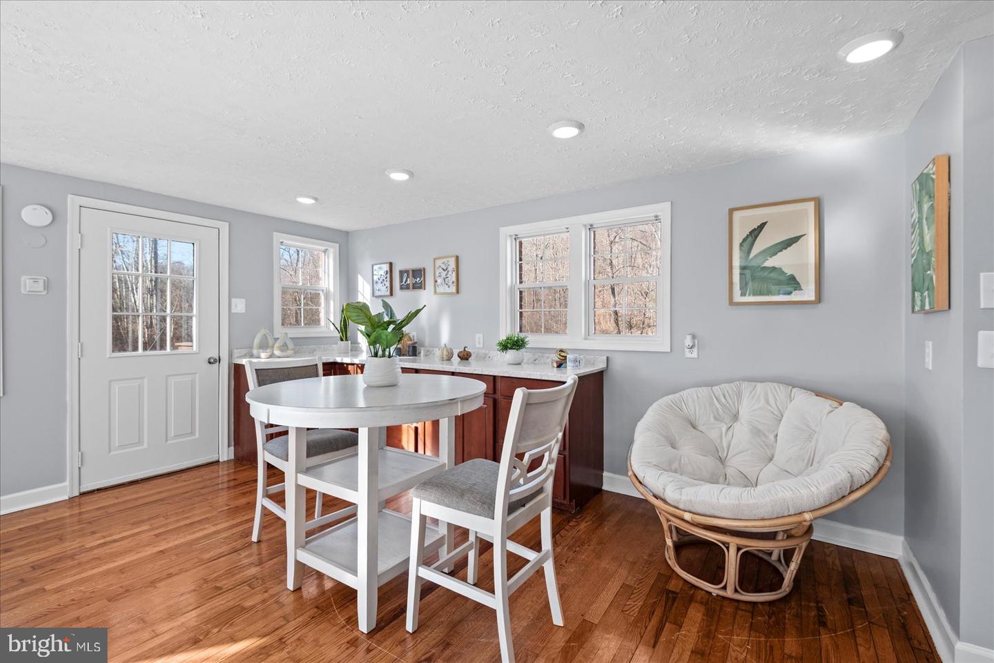 27 TRUSLOW RD, FREDERICKSBURG, Virginia 22405, 3 Bedrooms Bedrooms, 8 Rooms Rooms,1 BathroomBathrooms,Residential,For sale,27 TRUSLOW RD,VAST2044954 MLS # VAST2044954