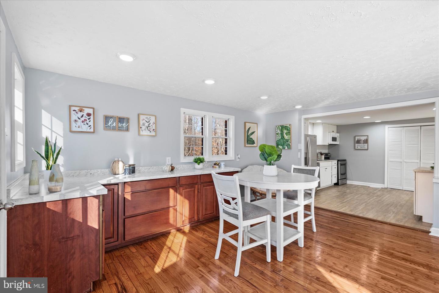 27 TRUSLOW RD, FREDERICKSBURG, Virginia 22405, 3 Bedrooms Bedrooms, 8 Rooms Rooms,1 BathroomBathrooms,Residential,For sale,27 TRUSLOW RD,VAST2044954 MLS # VAST2044954