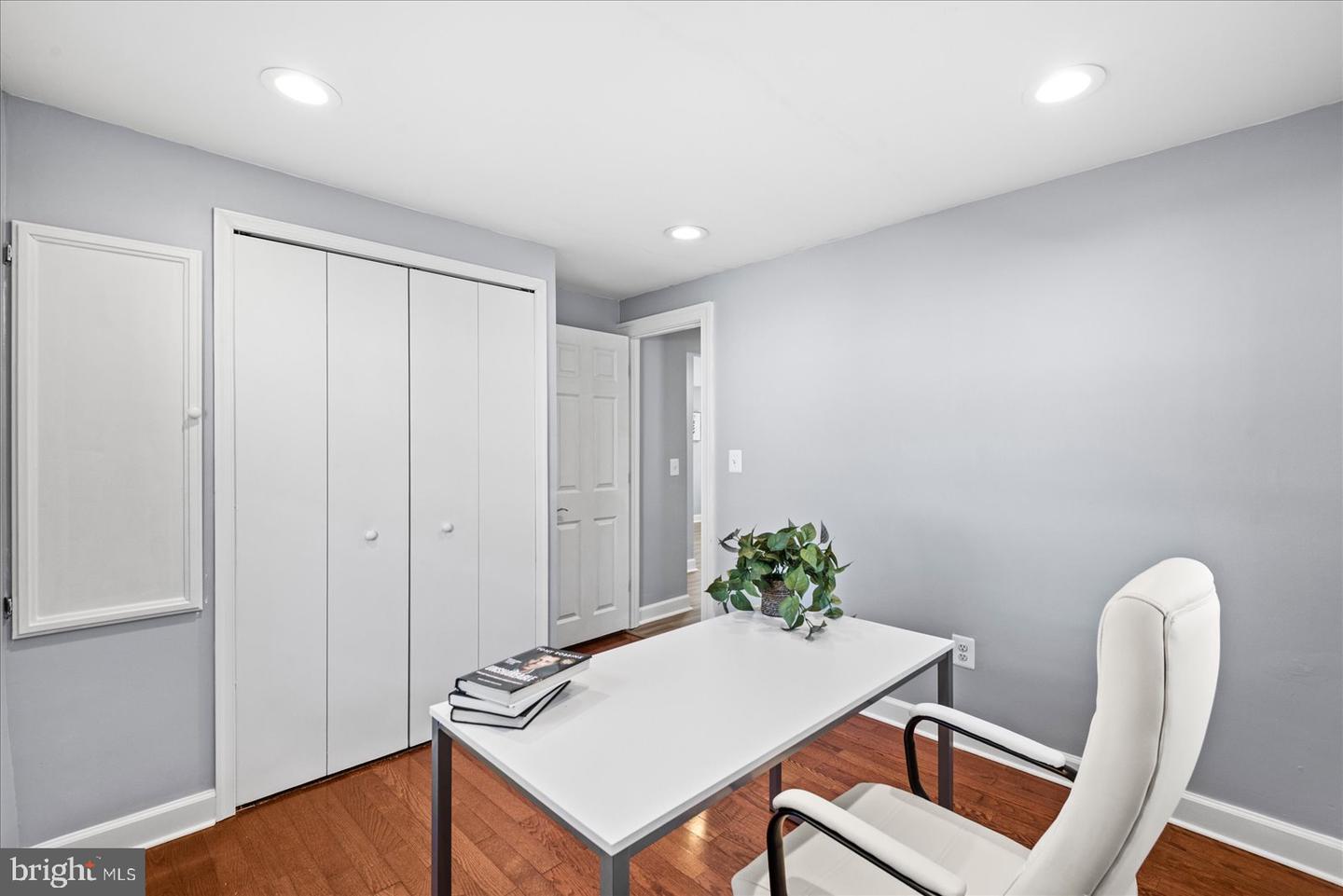 27 TRUSLOW RD, FREDERICKSBURG, Virginia 22405, 3 Bedrooms Bedrooms, 8 Rooms Rooms,1 BathroomBathrooms,Residential,For sale,27 TRUSLOW RD,VAST2044954 MLS # VAST2044954