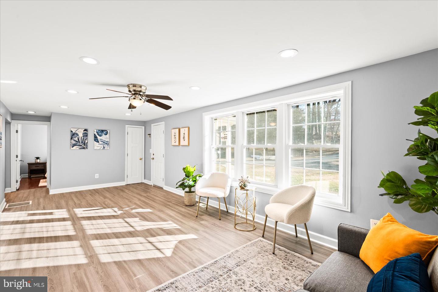 27 TRUSLOW RD, FREDERICKSBURG, Virginia 22405, 3 Bedrooms Bedrooms, 8 Rooms Rooms,1 BathroomBathrooms,Residential,For sale,27 TRUSLOW RD,VAST2044954 MLS # VAST2044954