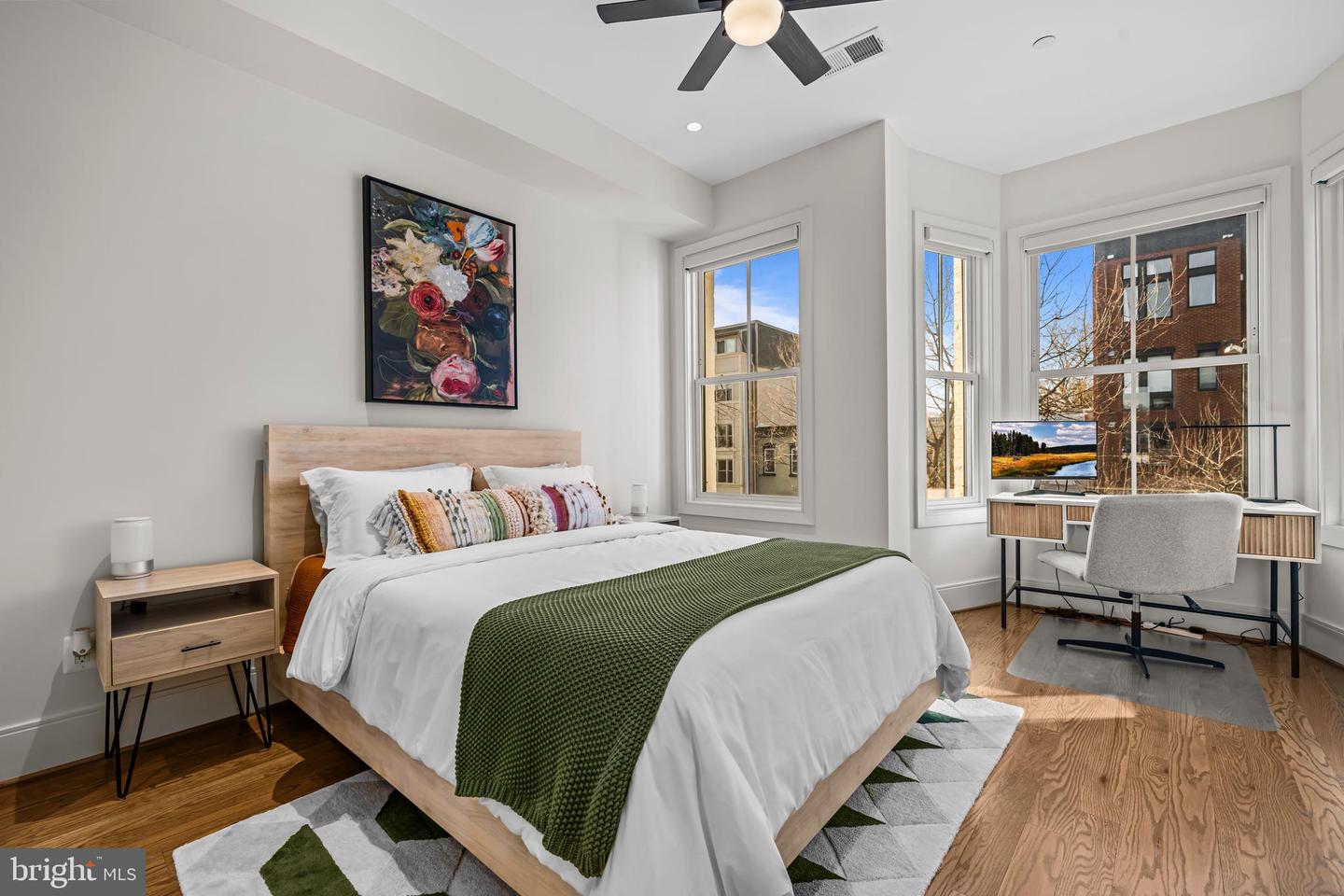 270 15TH ST SE #301, WASHINGTON, District Of Columbia 20003, 2 Bedrooms Bedrooms, ,2 BathroomsBathrooms,Residential,For sale,270 15TH ST SE #301,DCDC2239468 MLS # DCDC2239468